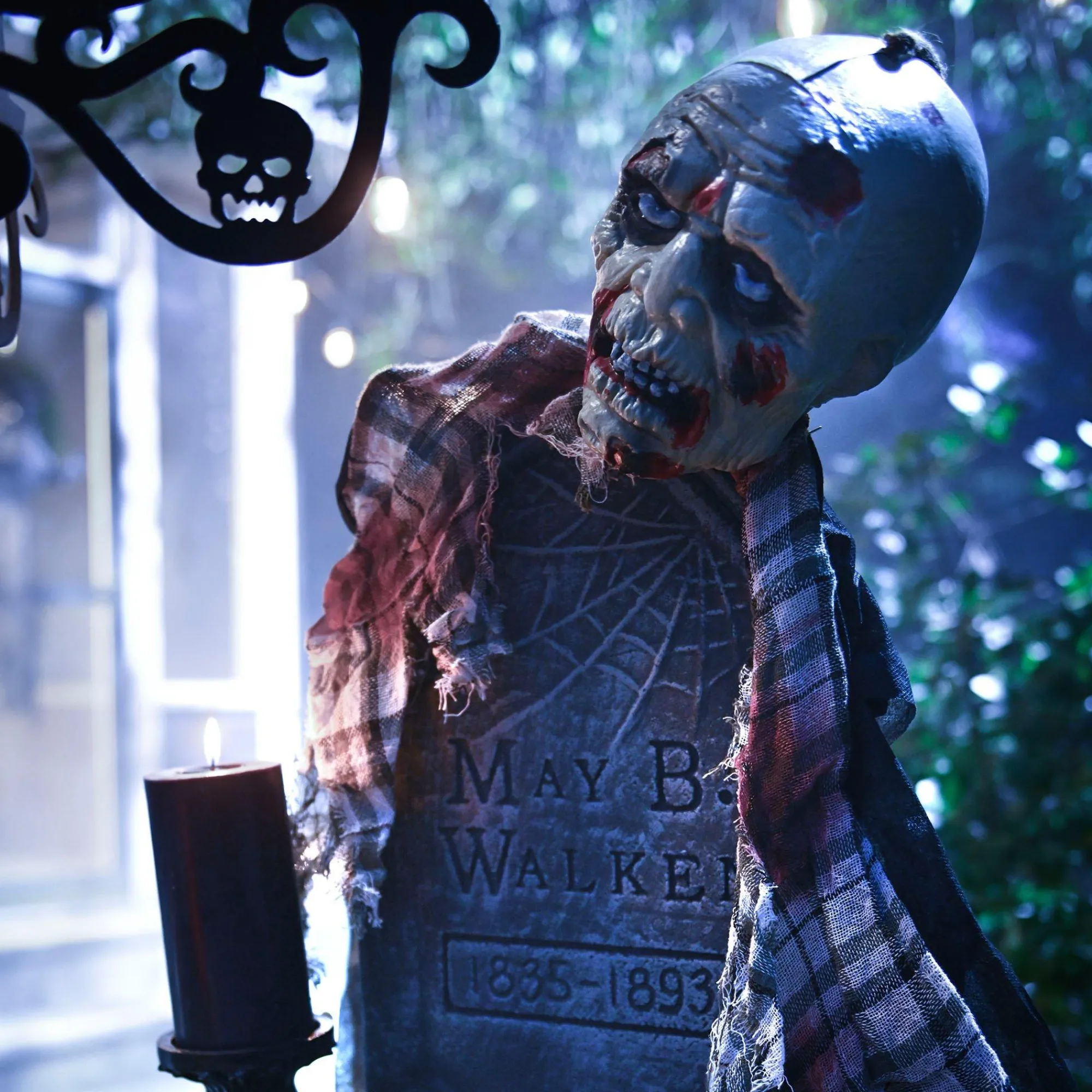 Party City Hanging Props|Bloody Zombie In Plaid Fabric & Plastic Hanging Decoration, 48In