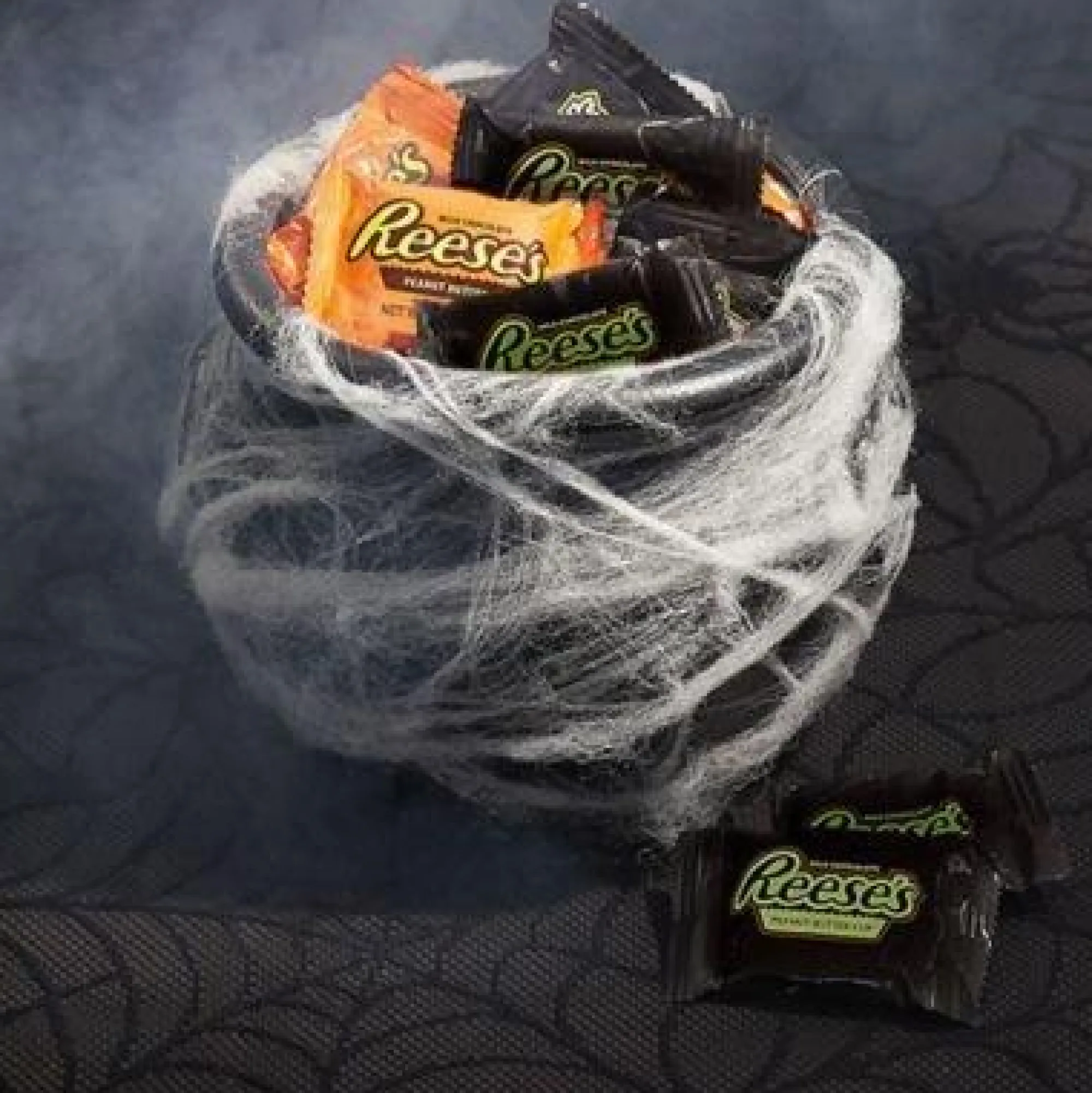 Party City Spiders & Webbing|White Stretch Spider Web, 200 Sq Ft